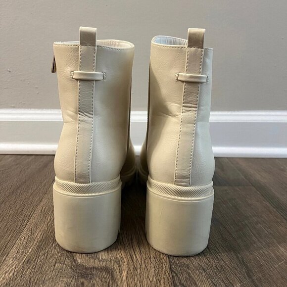 Shoe Dazzle Danilyn Lug Sole Bootie Faux Leather Cream Size 11 - Picture 6 of 10